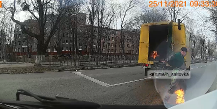 Загорание автомобиля «Харьковводоканала»: у сотрудника обожжена нога