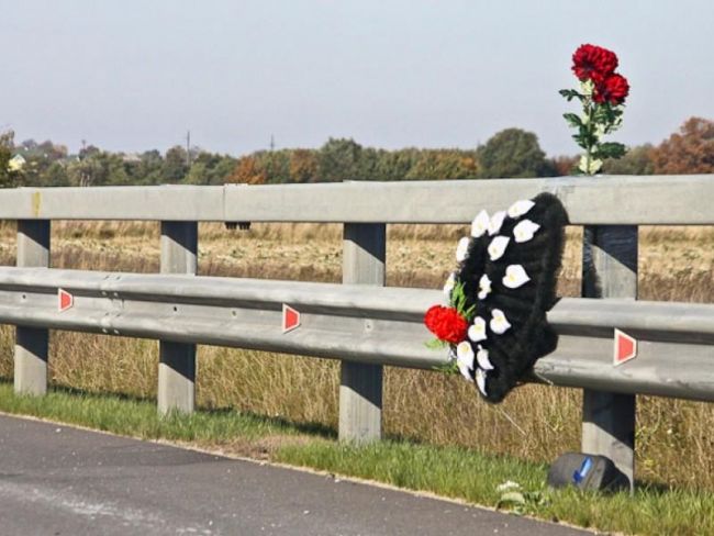 ДТП. На обочинах дорог Харьковщины насчитали 74 символические могилы погибших в авариях