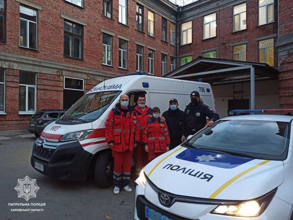 Патрульные в Харькове обеспечили беспрепятственный проезд «скорой» с тяжелым пациентом