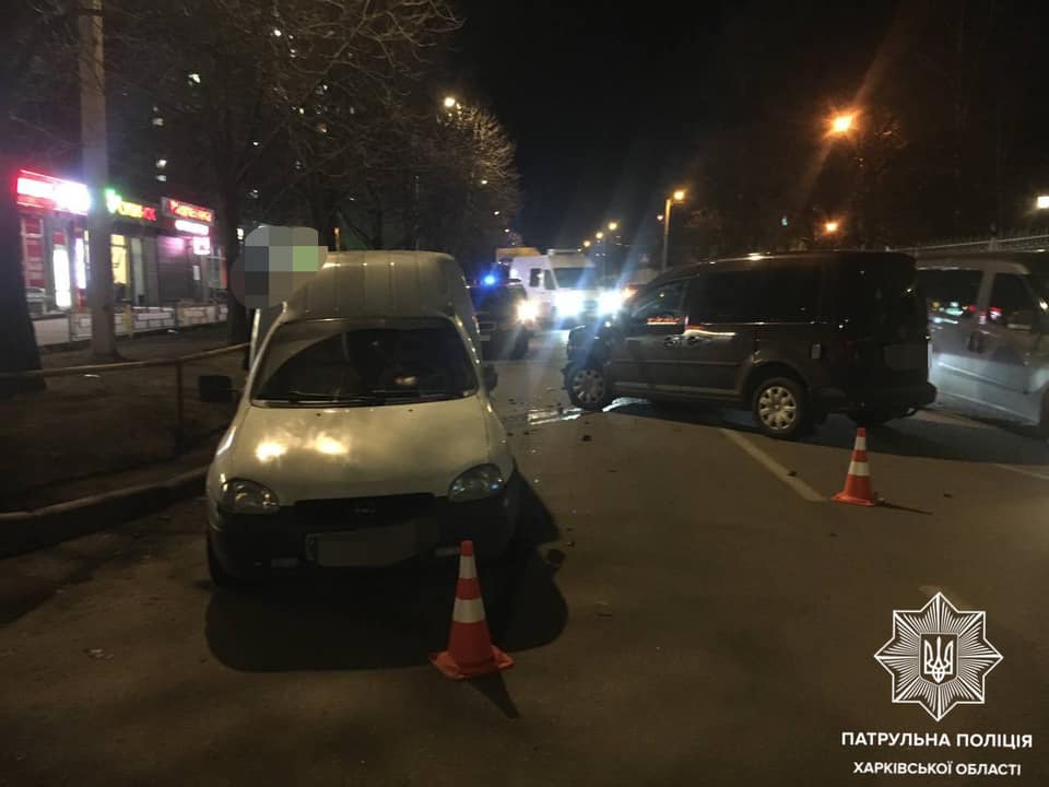 ДТП. В Харькове произошло столкновение трех автомобилей (фото)