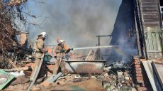 Харьковские спасатели шесть часов тушили пожар в частном доме (фото)