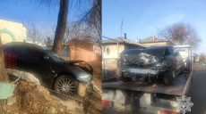 В Харькове автомобиль въехал в бетонное ограждение (фото)
