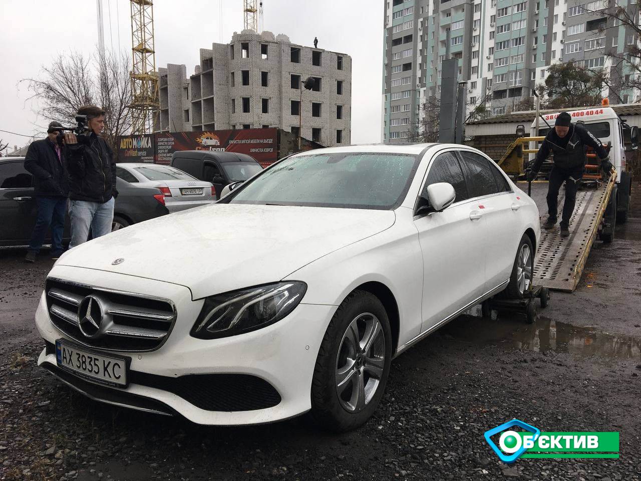 В Харькове за долги у нарушителя ПДД конфисковали Mercedes-Benz