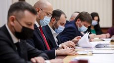 Кабмин снова хочет снизить стоимость авиабилетов на внутренние авиарейсы
