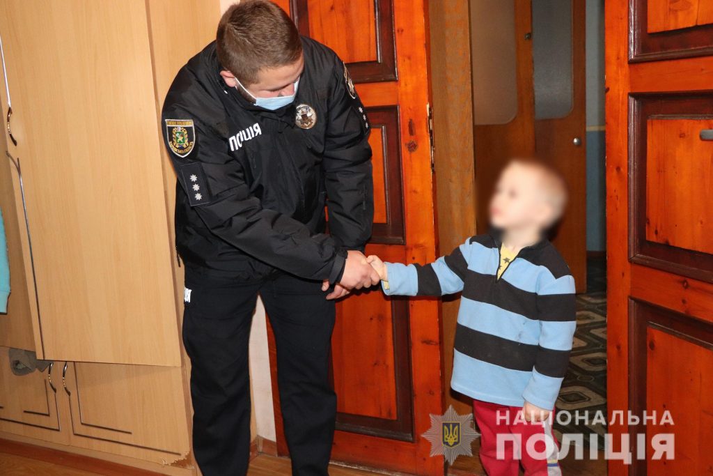 Семейные дома на Харьковщине проверили полицейские и соцработники - фото 1