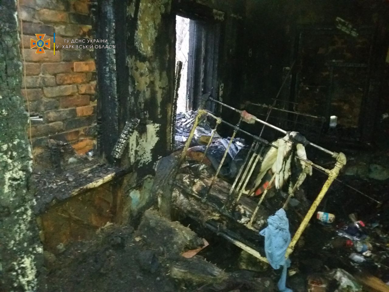 Под Харьковом в сгоревшем доме найдены тела двух человек (фото)