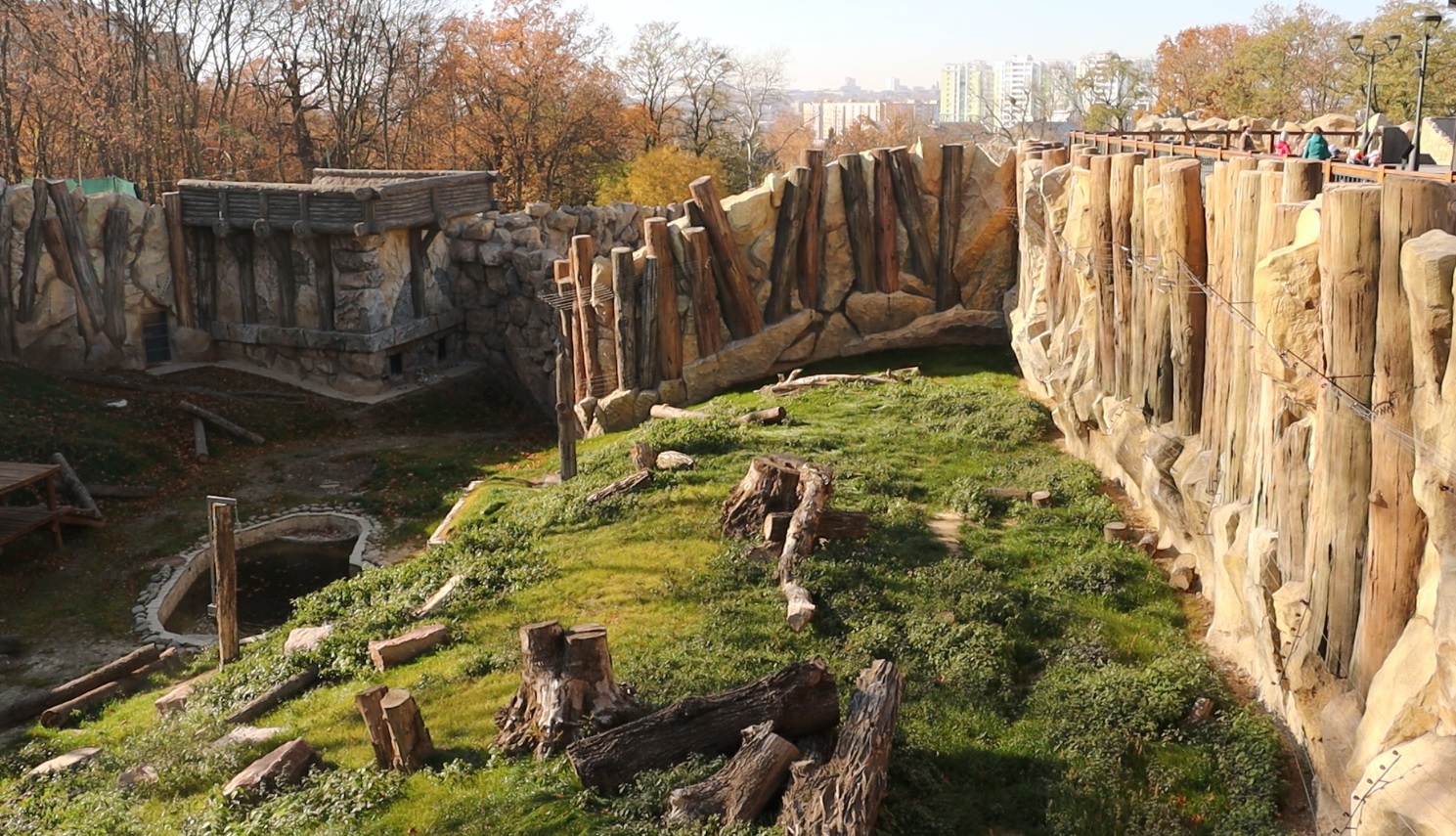 вольер для тигров в Харьковском зоопарке