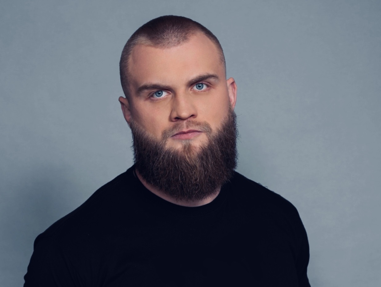 Скорее всего, это язык джунглей, очень зелёных джунглей, и он там Маугли, — Артем Дмитрук