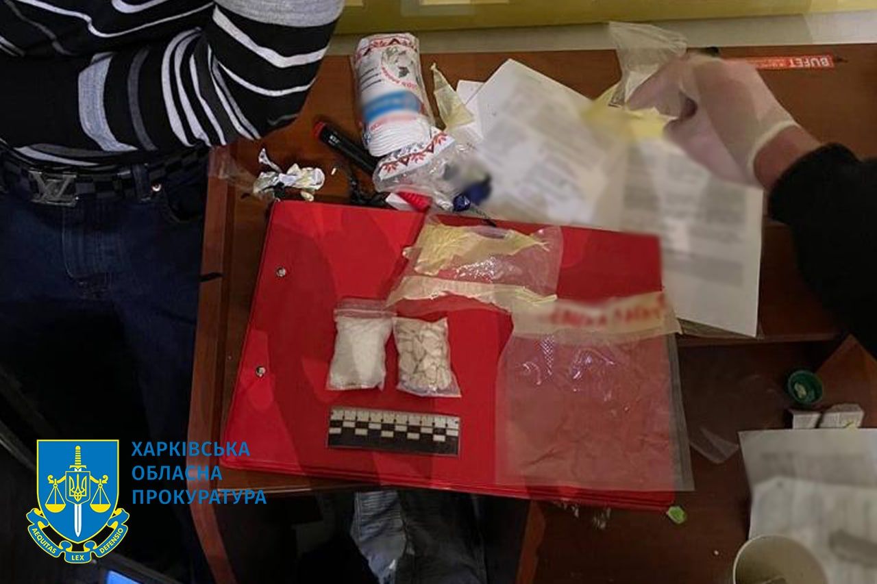 В Харькове задержали группировку наркоторговцев: трем закладчикам сообщили о подозрении (фото)