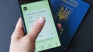 За неделю с поддельными ковид-сертификатами попались более 100 граждан