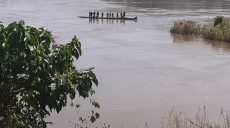 В Африке в реку упал вертолет с российскими военными (видео)