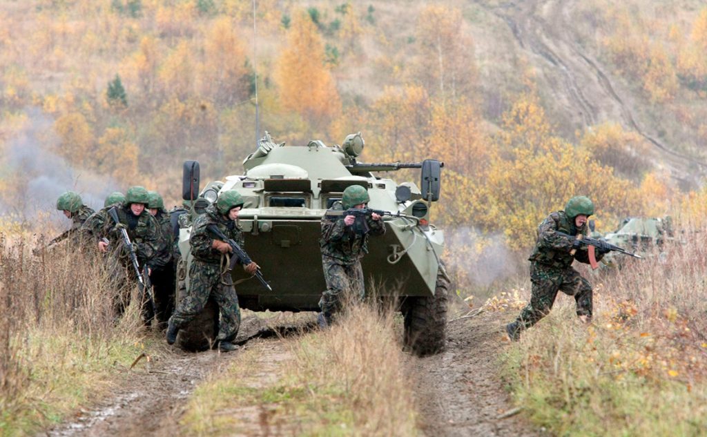 Россия будет накапливать войска на границе с Украиной до января (видео)