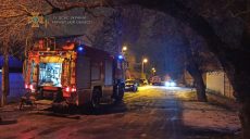 В Харькове горели сразу три частных домовладения (фото)