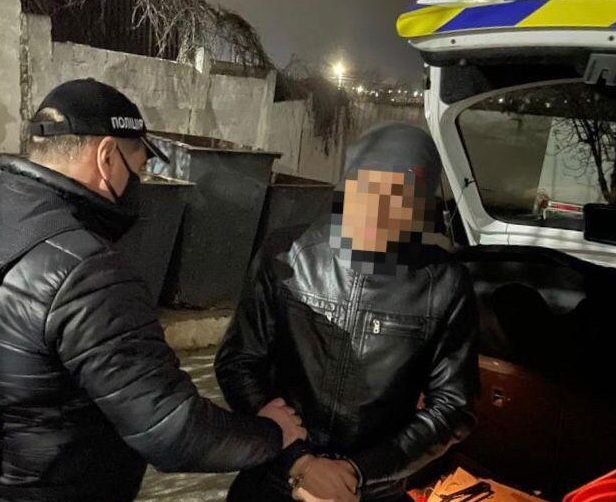 На Харьковщине мужчина ездил без прав и пытался подкупить копов (фото)