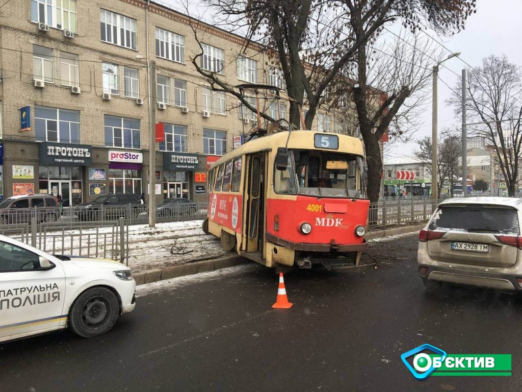Трамвайный дрифт в Харькове: травмированы пять пассажиров (фото)