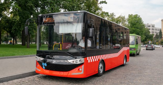 8 из 10 пассажиров муниципальных автобусов в Харькове — льготники