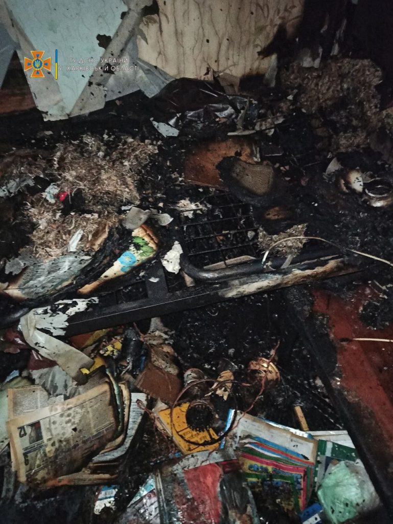 В Харькове во время пожара в многоэтажке погибла пенсионерка (фото)