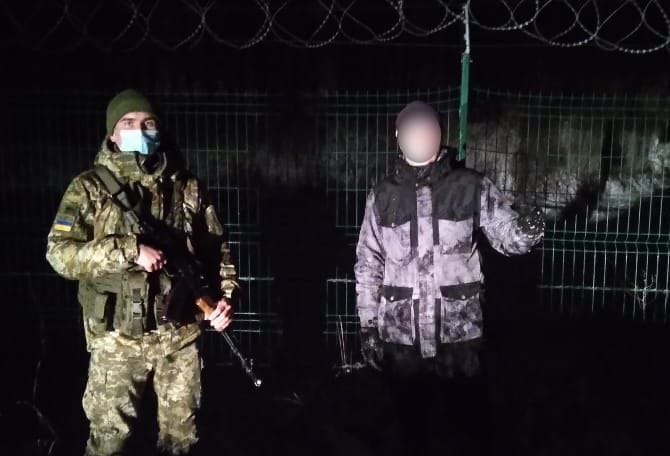 Пограничники задержали харьковчанина, который шел пешком в Россию искать работу