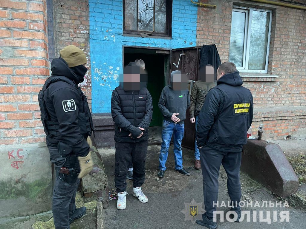 В течение одних суток в Харьковской области прекратили деятельность 8 наркопритонов: подробности (фото, видео)