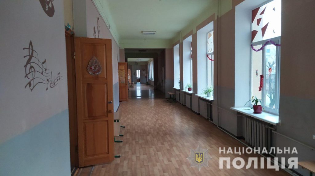 «Минирование» школ, судов и ТРЦ в Харькове не подтвердилось (фото)