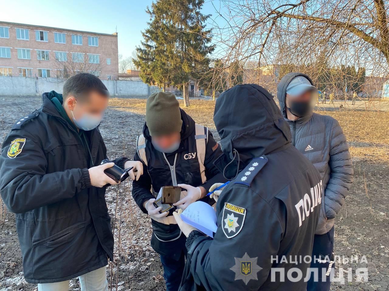 Н Харьковщине группировка под видом работников почты «кидала» на деньги интернет-магазины (фото)