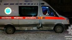 ДТП. В Харькове водитель легковушки не пропустил «скорую» (фото)