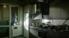 Харьковские спасатели погасили пожар в многоэтажке (фото)