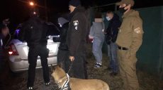 В Харьковской области полицейский пес поймал «закладчицу» (фото)