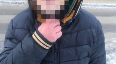 Патрульные задержали в Харькове гражданина, который находился в розыске (фото)