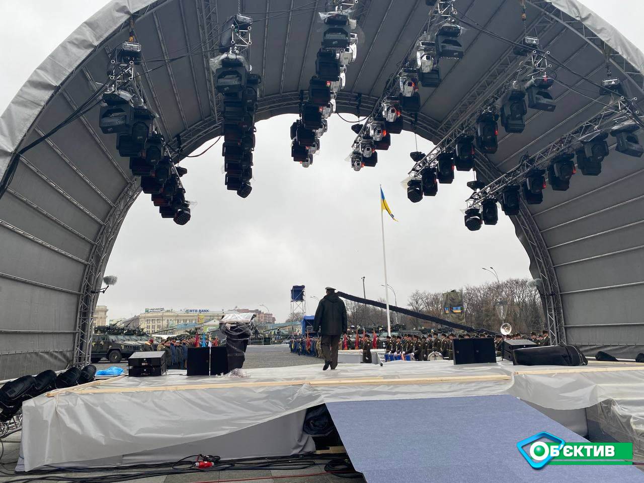 На площади Свободы в Харькове военные продолжают подготовку к празднованию 30-летия ВСУ