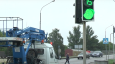 Бензовоз на Харьковщине нанес повреждения дорожной и коммунальной инфраструктурам (фото)