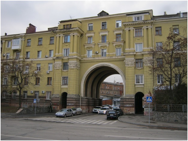 Дом с аркой в Харькове