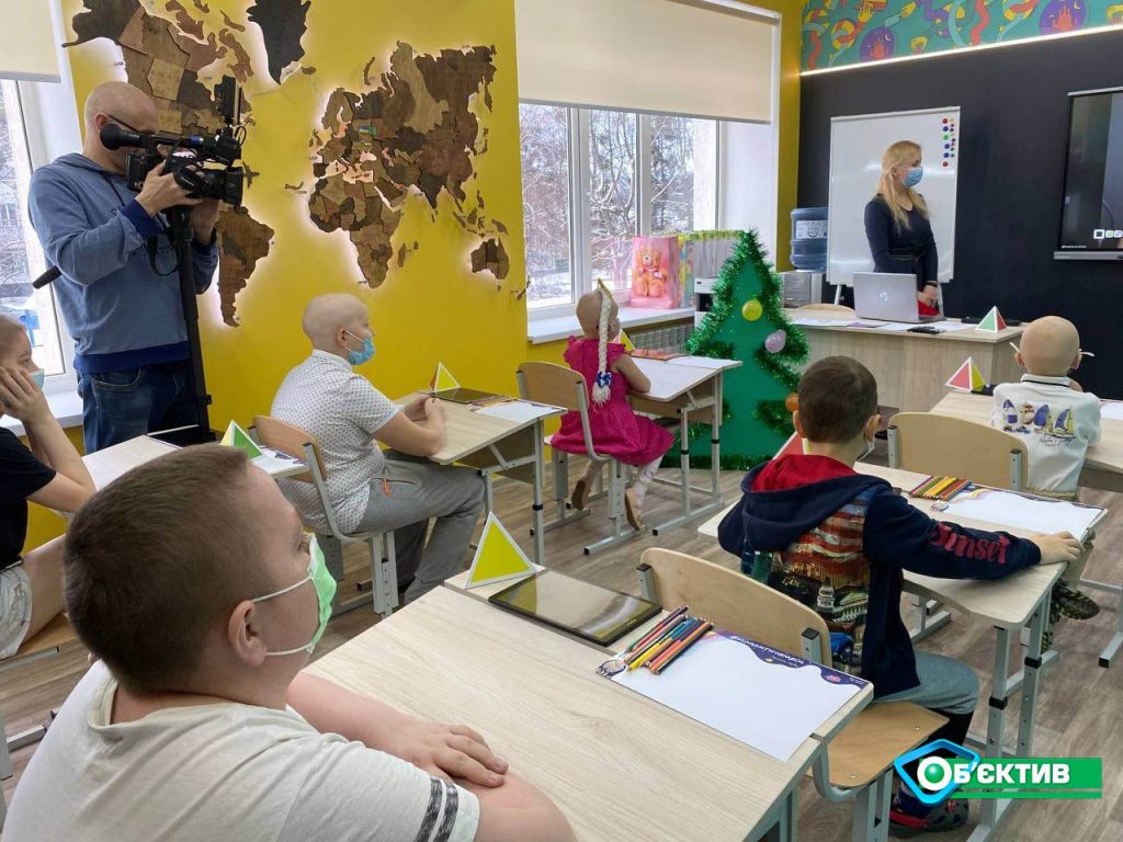 В харьковской детской больнице открыли «Школу Супергероев» (фото)