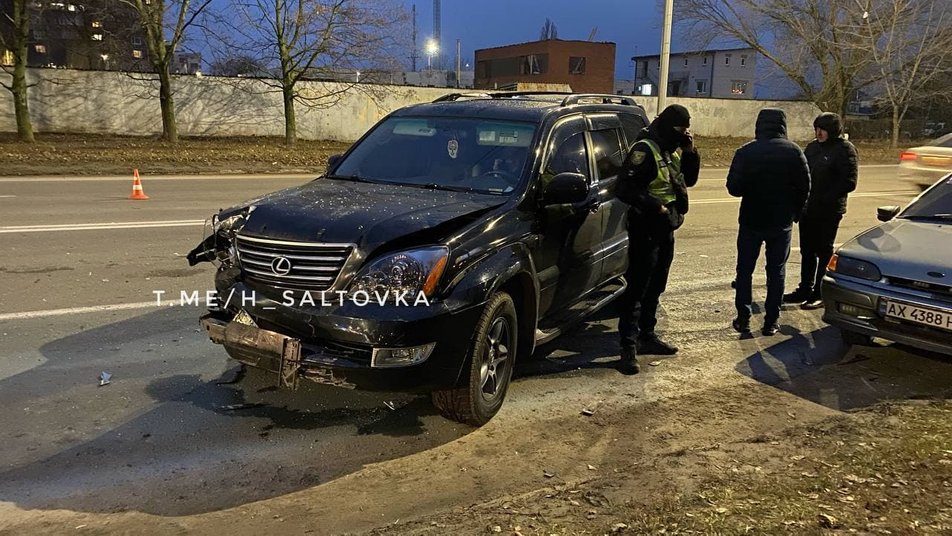 ДТП. В Харькове столкнулись Lexus и ВАЗ