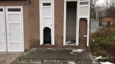 На Харьковщине вандалы нанесли ущерб стадиону (фото)