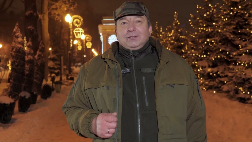 «До встречи в лесу!»: борец с «лесной мафией» поздравил украинцев с Новым годом (видео)