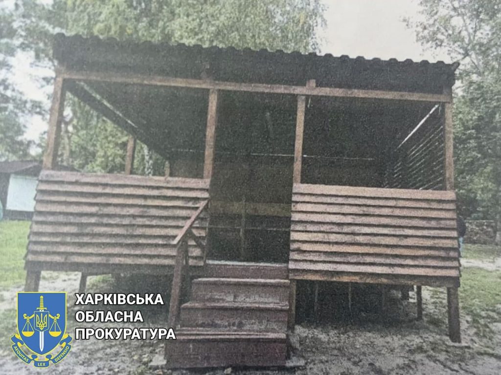 Чиновники незаконно построили беседки для отдыха в харьковском гидропарке (фото)
