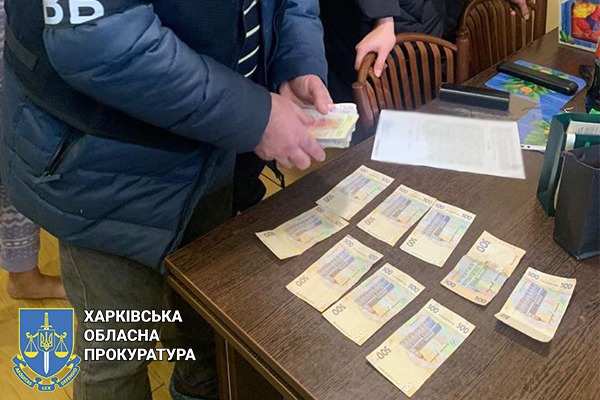 В Харькове инспектор Укртрансбезопасности попался на взятке (фото)