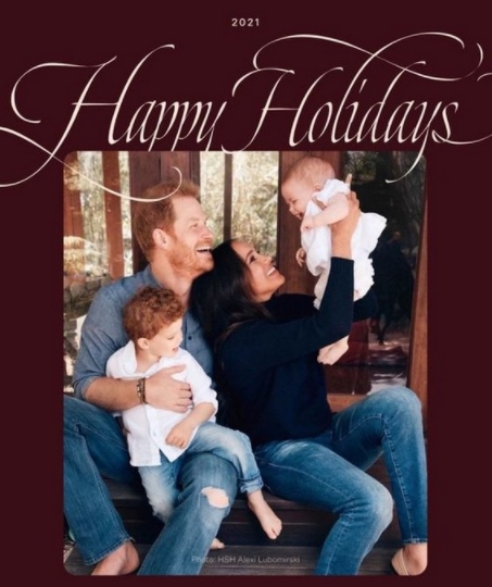 Меган Маркл и принц Гарри показали детей на рождественской открытке