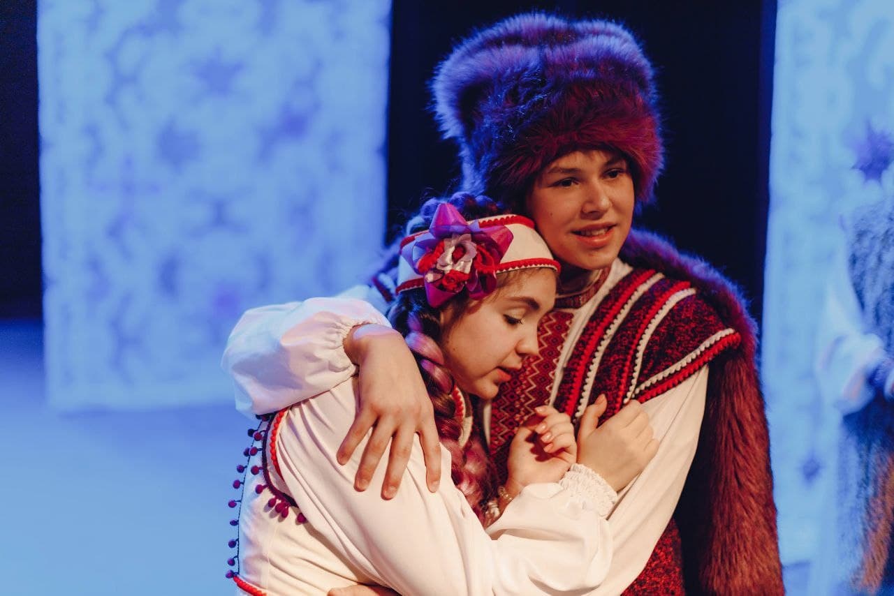 Оксана и Вакула в постановке Гоголя театром "Каламбур"