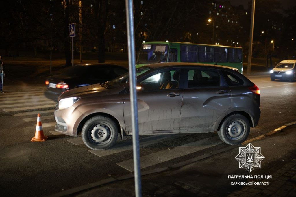 Сел за руль, сдал назад и остановился на переходе: харьковчане сдали пьяного водителя (фото)