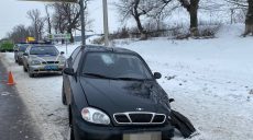 Под Харьковом из-за столкновения двух автомобилей пострадал пассажир (фото)