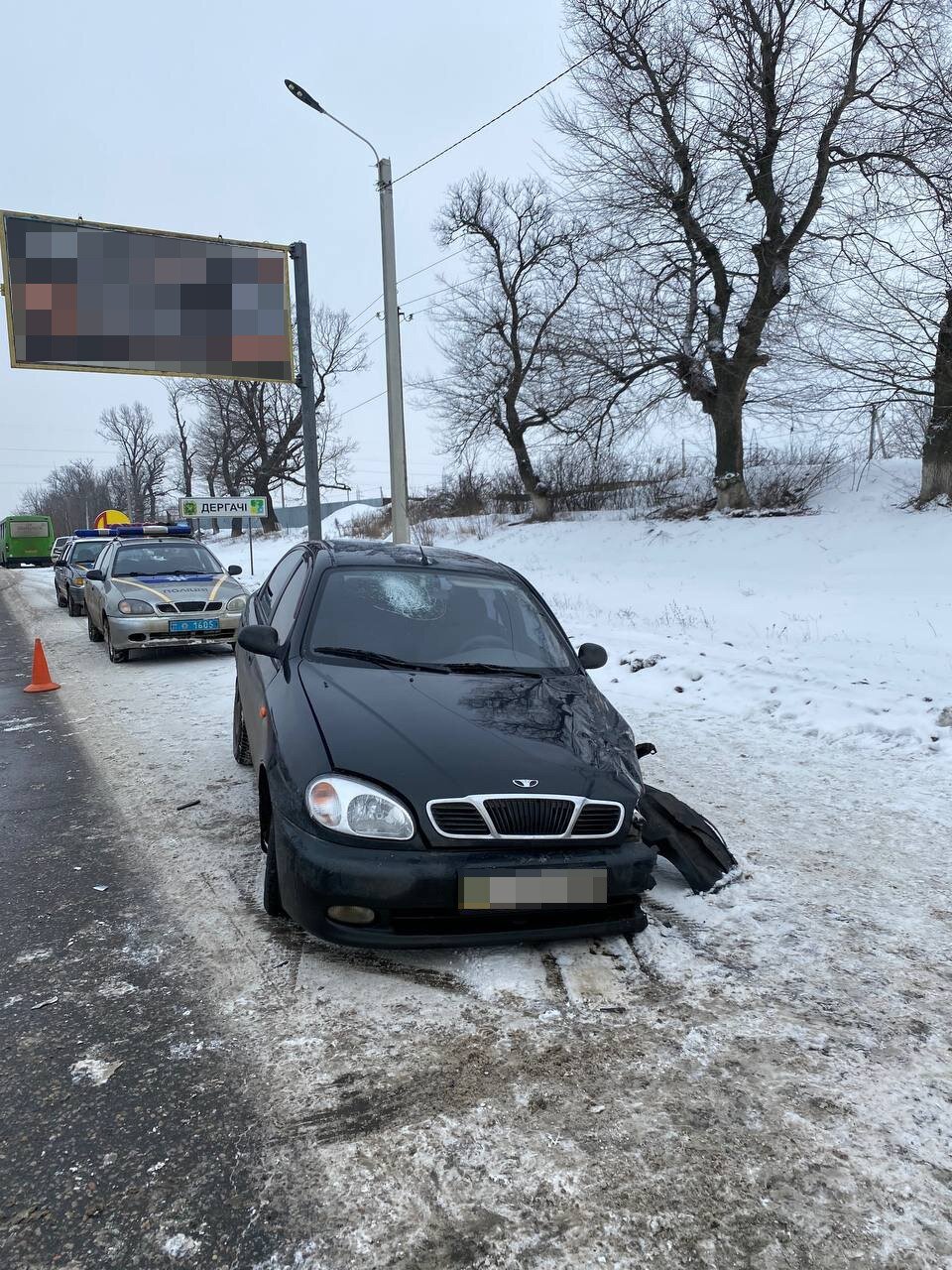 Под Харьковом из-за столкновения двух автомобилей пострадал пассажир (фото)