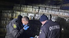 Полиция задержала в Харькове грузовик с крупной партией водки без акцизных марок (фото)