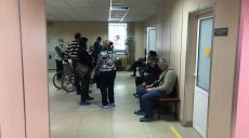 Харьковчане продолжают падать на скользких дорогах: статистика за сутки