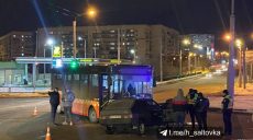 ДТП. В Харькове столкнулись автобус Karsan и ВАЗ (фото)