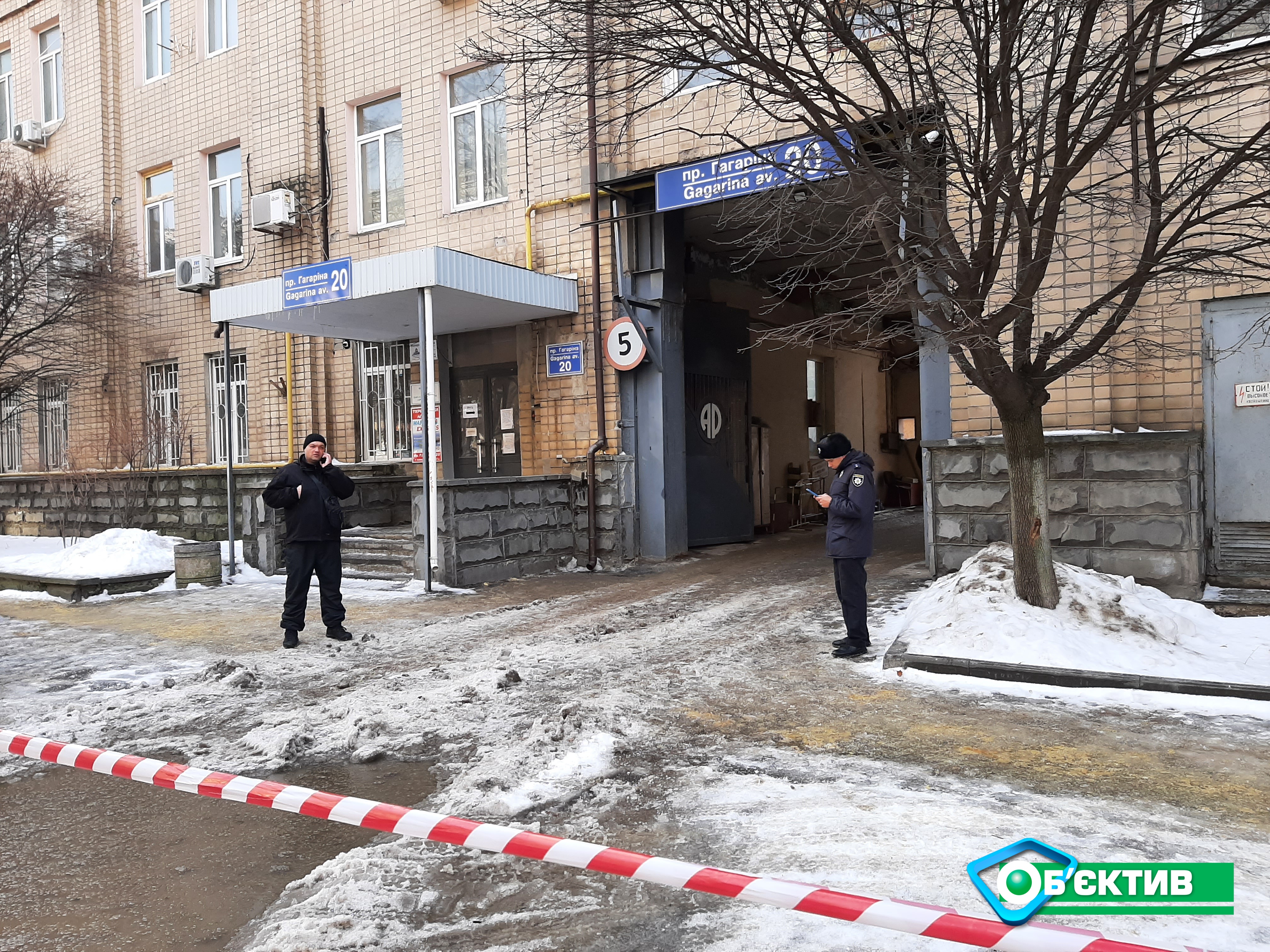 Обрушение дома на пр. Гагарина, 20: единственный въезд на территорию охраняет полиция 