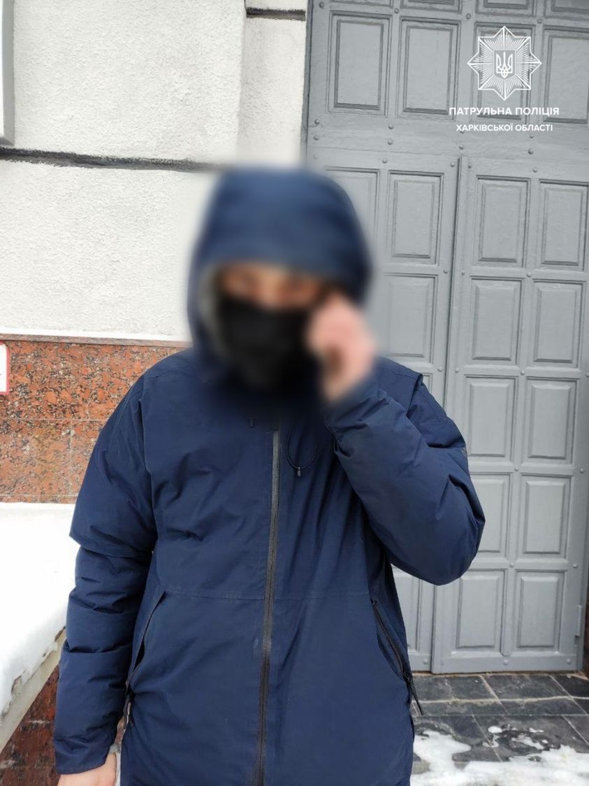 Патрульные в Харькове задержали мужчину, который был объявлен в розыск (фото)