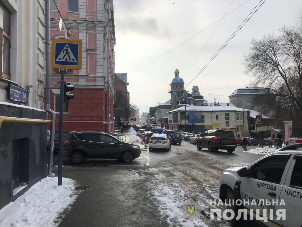 ДТП. В центре Харькова Ford сбил женщину — полиция разыскивает свидетелей (фото)