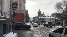 ДТП. В центре Харькова Ford сбил женщину — полиция разыскивает свидетелей (фото)